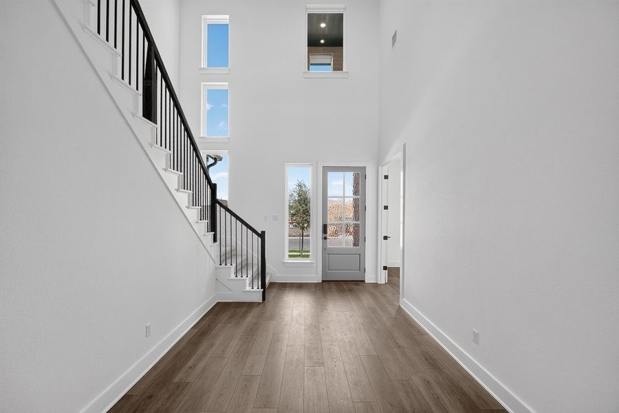 Spacious, unfurnished interior of a new home in Santa Rita Ranch, Liberty Hill (Image 39).