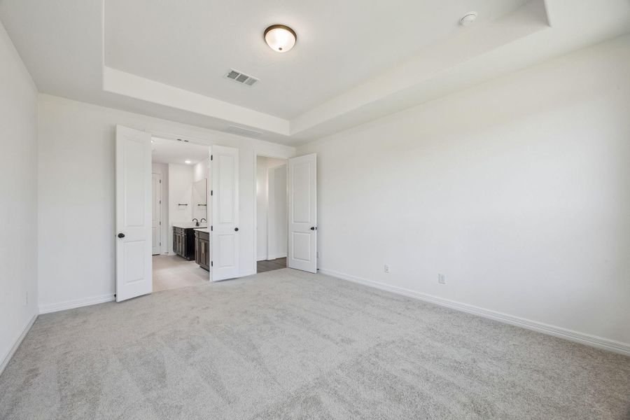 Spacious, unfurnished interior of a new home in Brookewater, Rosenberg (Image 29).