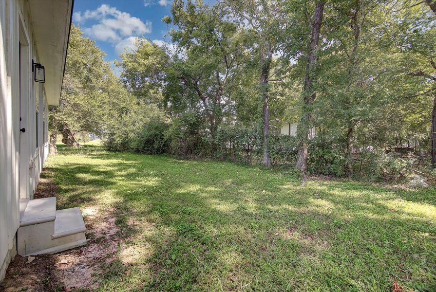 Exterior details and patio area of a home in , Beaumont (Image 3).