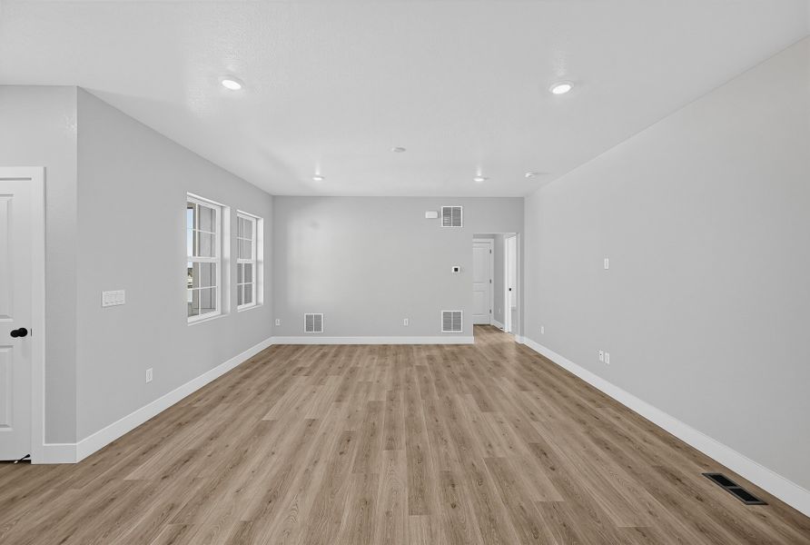 Spacious, unfurnished interior of a new home in Trailstone, Arvada (Image 12).