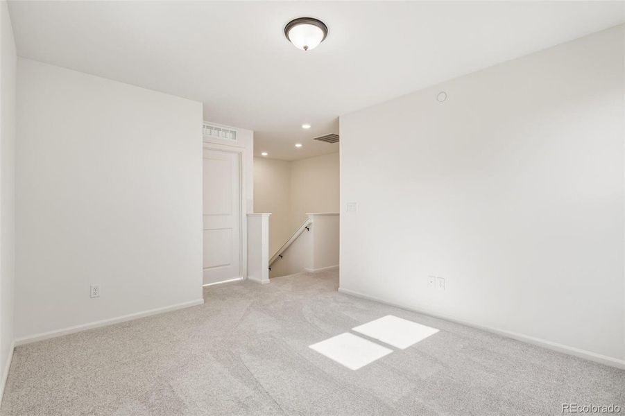 Spacious, unfurnished interior of a new home in Turnberry, Commerce City (Image 19).
