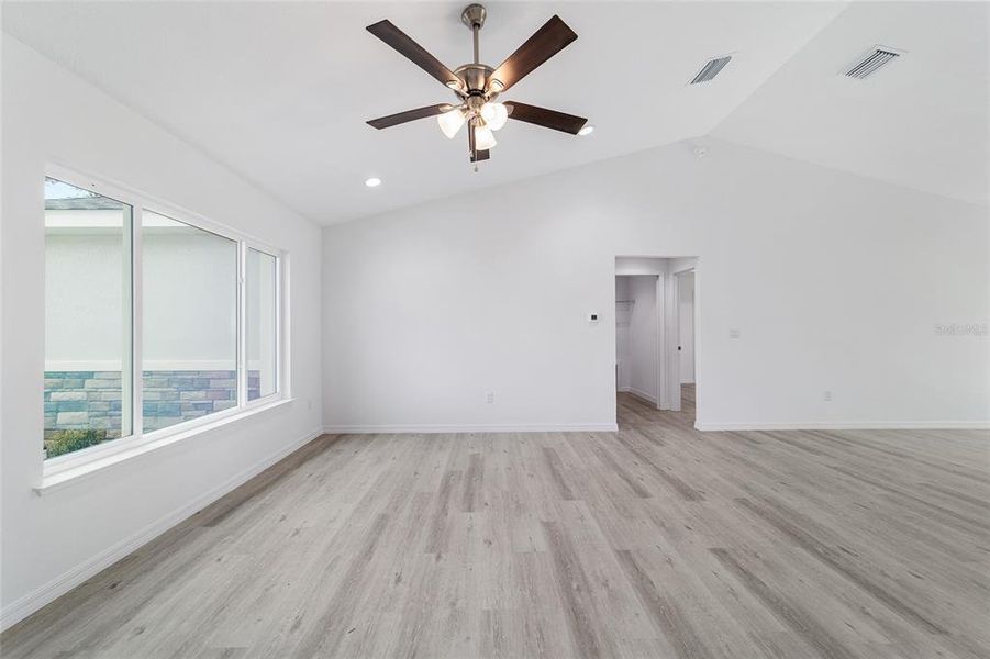 Spacious, unfurnished interior of a new home in , Silver Springs (Image 31).