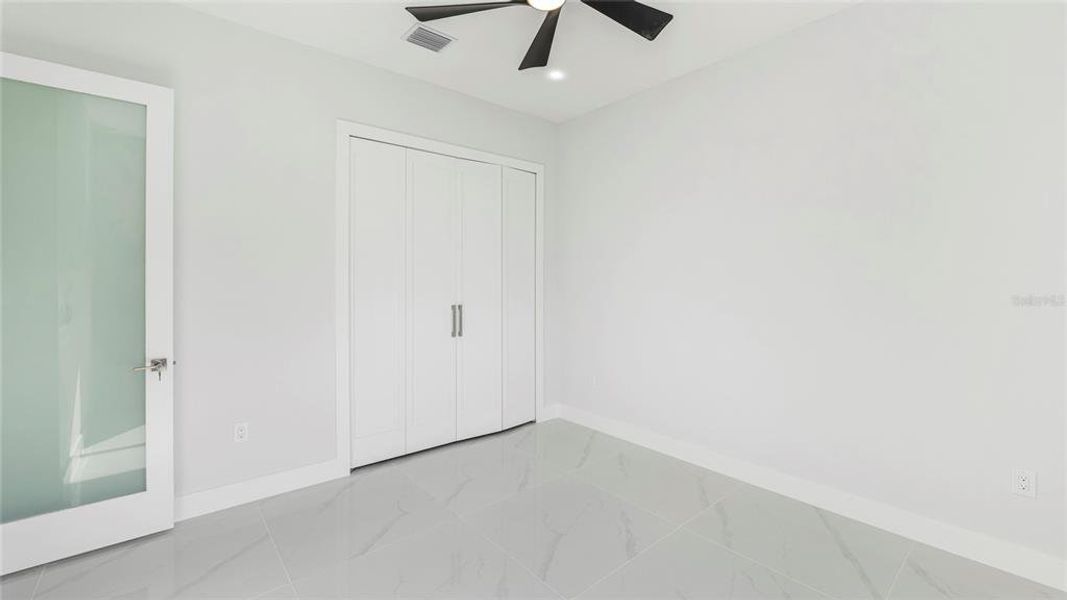 Spacious, unfurnished interior of a new home in , Naples (Image 34).