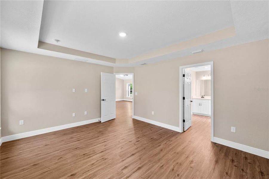 Spacious, unfurnished interior of a new home in , Ocala (Image 27).