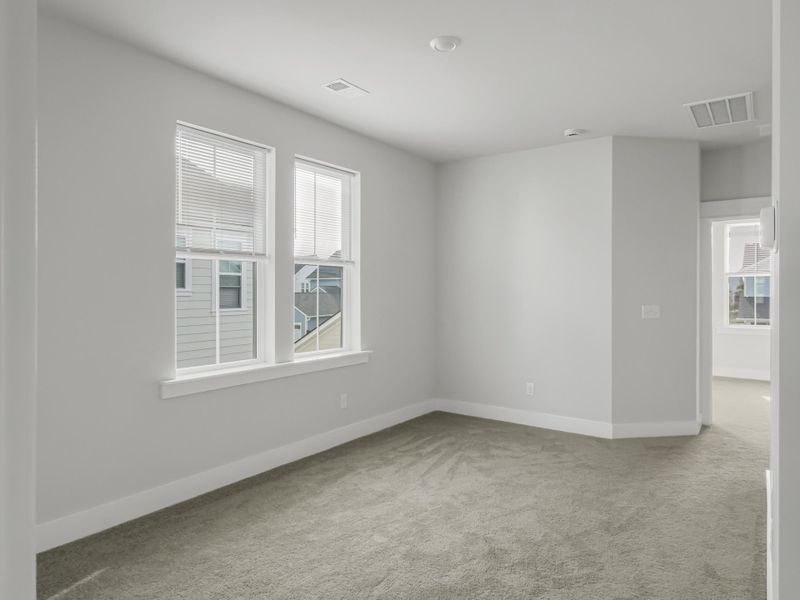 Spacious, unfurnished interior of a new home in Carnes Crossroads, Summerville (Image 20).