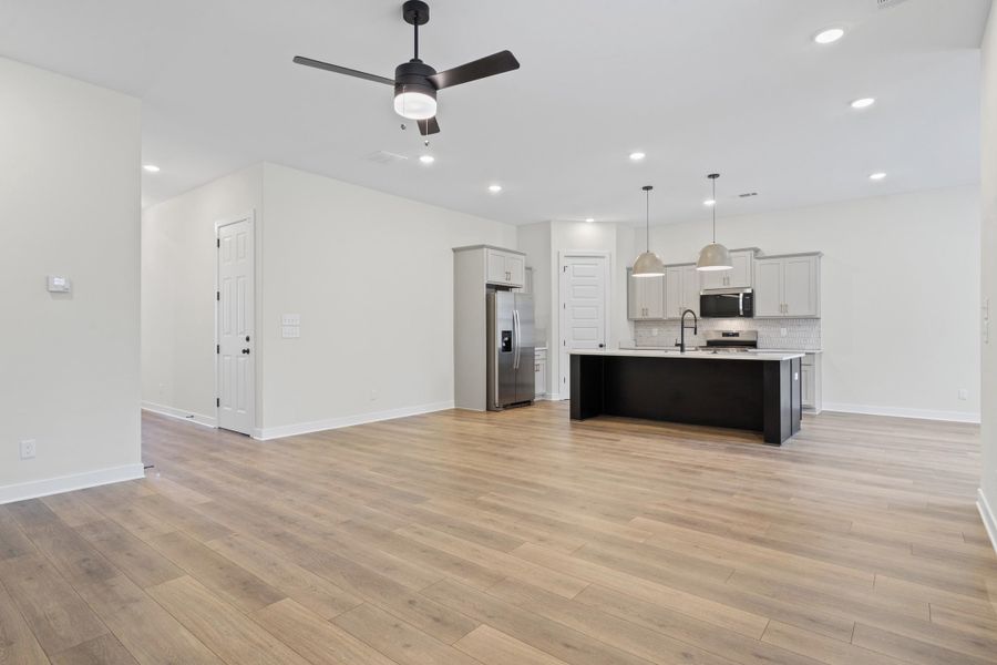 Spacious, unfurnished interior of a new home in Twin Oaks, Oakland (Image 13).