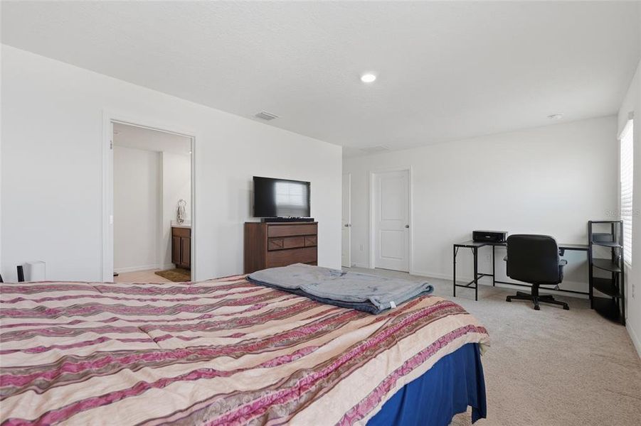 Furnished interior view inside a new home in Avalon Woods, Newberry (Image 10).