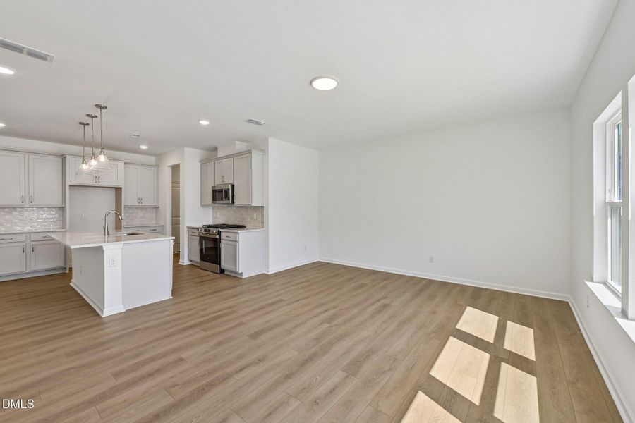 15-web-or-mls-Ken Dr-S2304-015