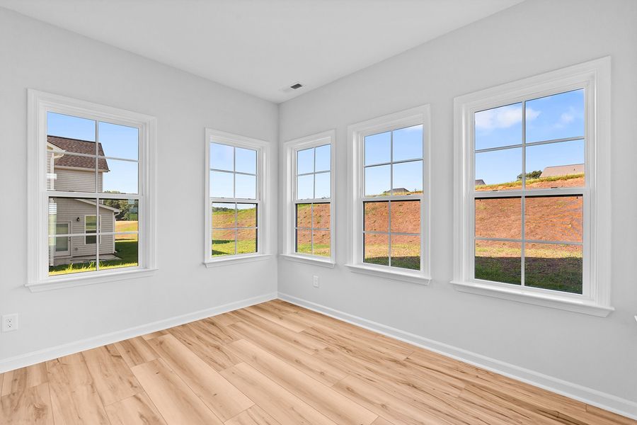 Spacious, unfurnished interior of a new home in Brooke Hill, Lewisville (Image 24).