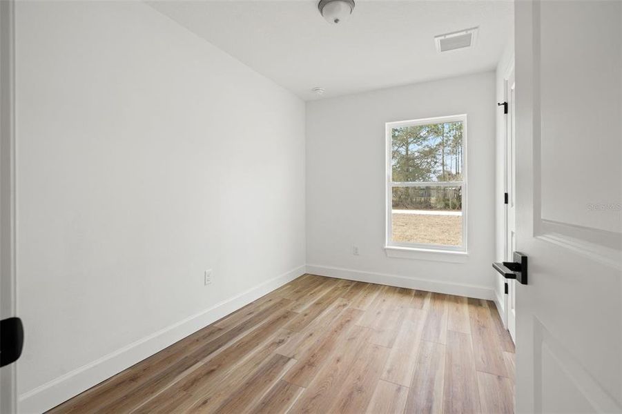 Spacious, unfurnished interior of a new home in , Weeki Wachee (Image 25).