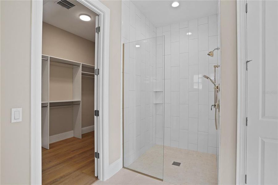 Spacious, unfurnished interior of a new home in , Apopka (Image 32).