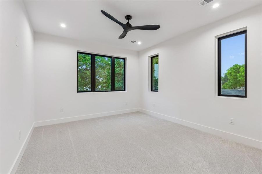 Spacious, unfurnished interior of a new home in , Dallas (Image 22).