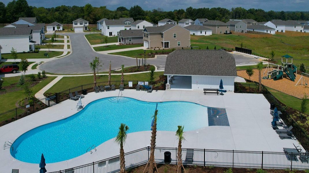 Community amenities in Grand Oaks, Columbia (Image 17).