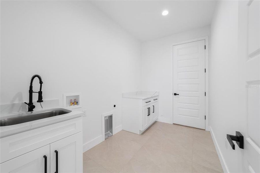 Furnished interior view inside a new home in , Ocala (Image 13).