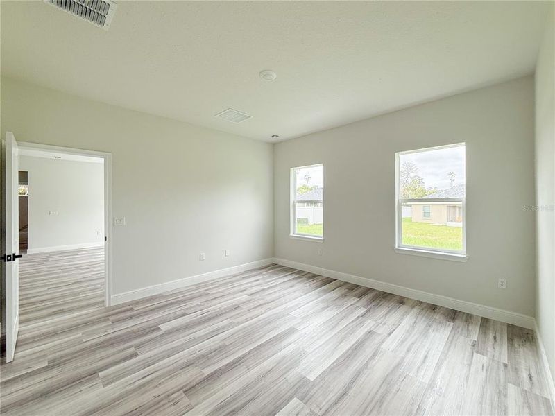 Spacious, unfurnished interior of a new home in , Ocala (Image 22).
