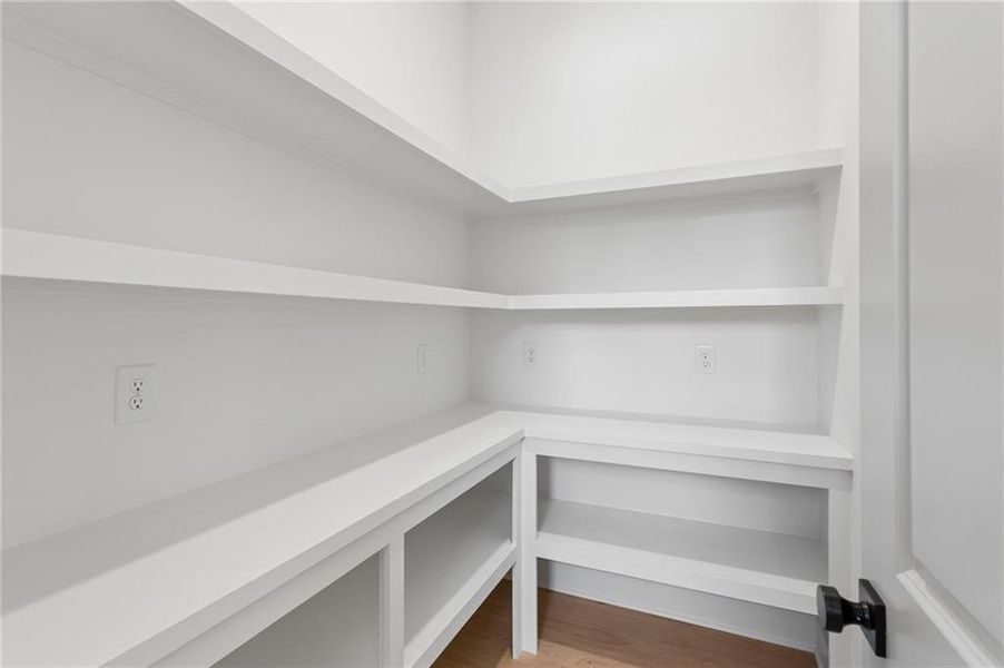 Spacious, unfurnished interior of a new home in , Atlanta (Image 38).