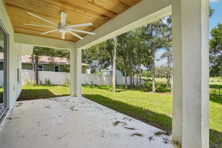 Exterior details and patio area of a home in , Citrus Springs (Image 31).