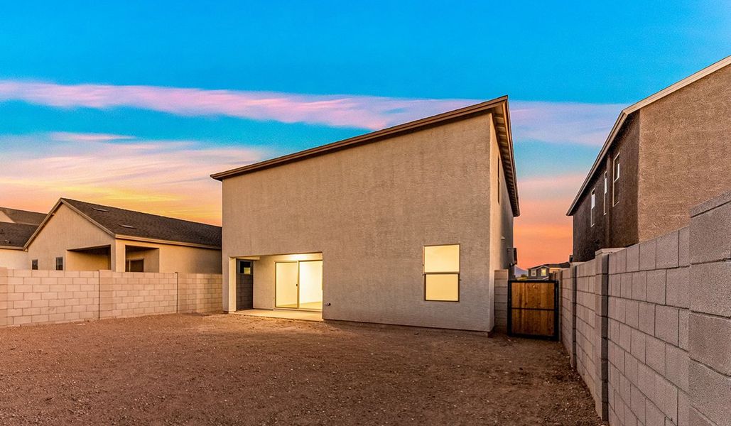 Exterior details and patio area of a home in Blackhawk, Tucson (Image 20).