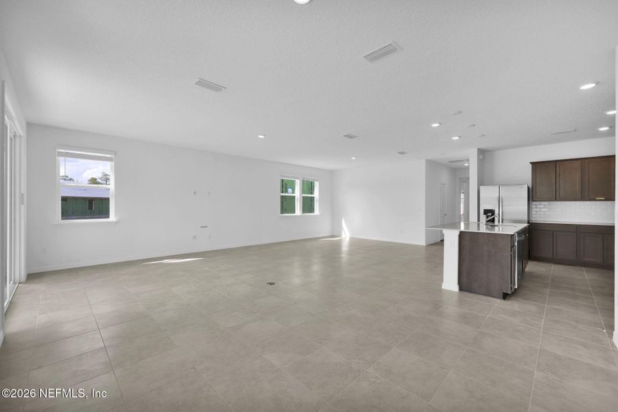 Spacious, unfurnished interior of a new home in Hyland Trail, Green Cove Springs (Image 12). Spacious, unfurnished interior of a new home in Hyland Trail, Green Cove Springs (Image 12).