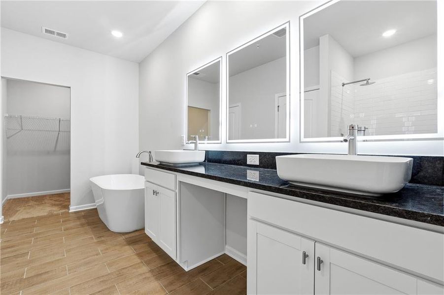 Furnished interior view inside a new home in Carolina, Palmetto (Image 9).