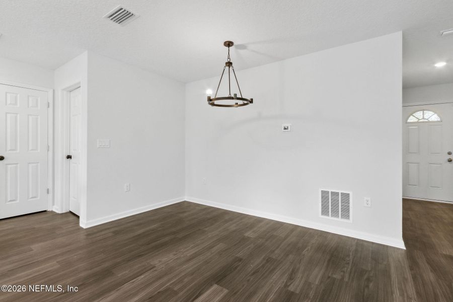 Spacious, unfurnished interior of a new home in , Jacksonville (Image 14).