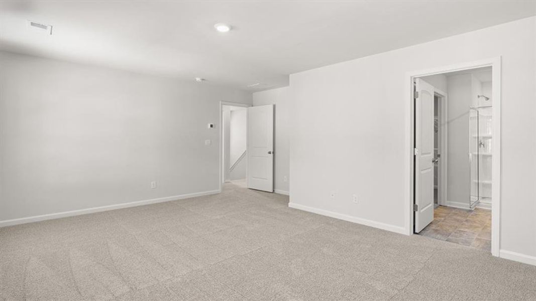 Spacious, unfurnished interior of a new home in Oaks at Cedar Grove, Fairburn (Image 24).