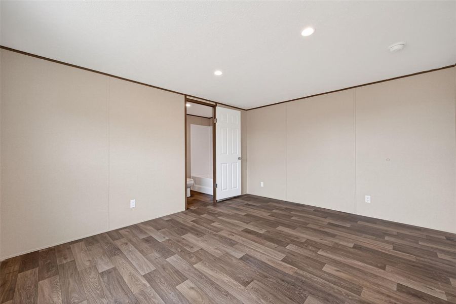 Spacious, unfurnished interior of a new home in , Cleveland (Image 11).