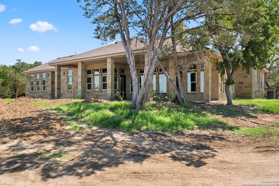 Exterior details and patio area of a home in , Canyon Lake (Image 22).