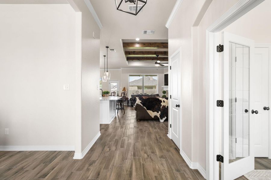 Furnished interior view inside a new home in , Temple (Image 12).