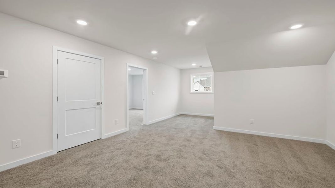 Spacious, unfurnished interior of a new home in Cottonwood Ridge, Piedmont (Image 22). Spacious, unfurnished interior of a new home in Cottonwood Ridge, Piedmont (Image 22).
