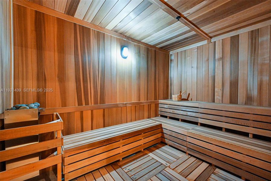 Community amenities in , Miami (Image 38).