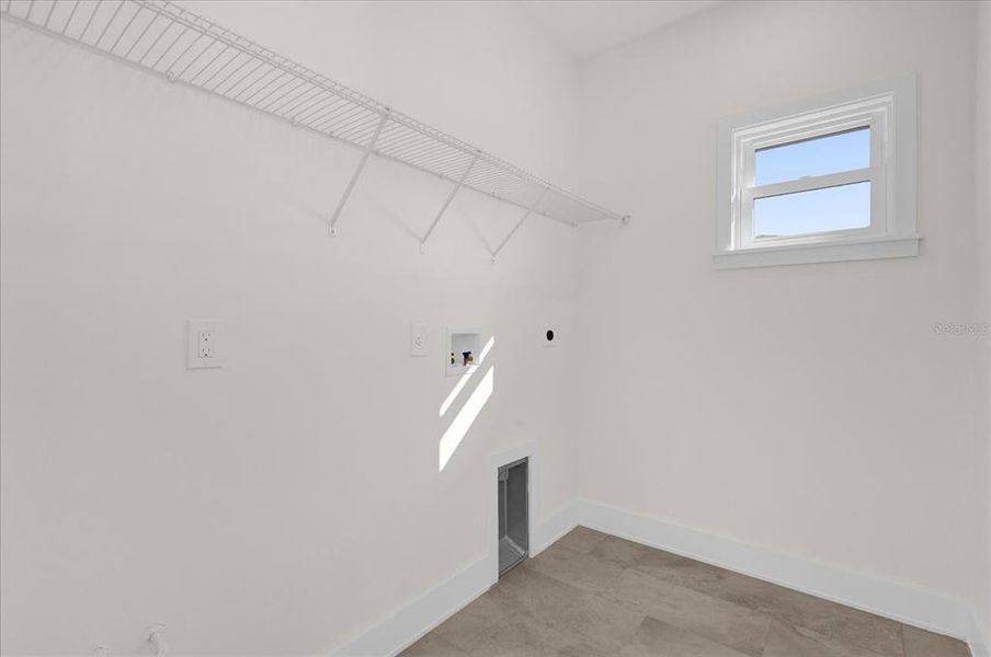 Spacious, unfurnished interior of a new home in , Orlando (Image 59).