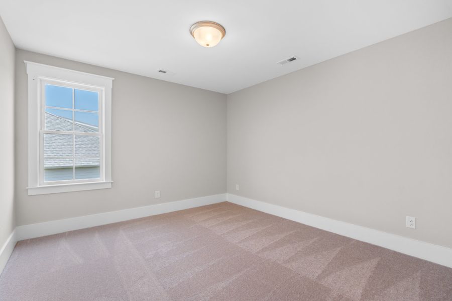 Representative unfurnished interior of a home built from the Kauai by Bill Clark Homes in Sidbury Landing, Wilmington (Image 61).