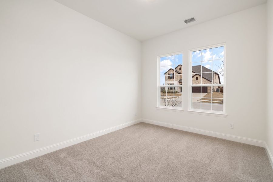 Spacious, unfurnished interior of a new home in Lake Breeze, Lavon (Image 19).
