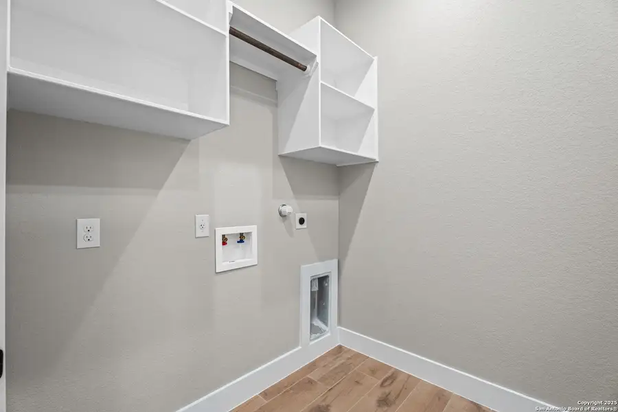 Spacious, unfurnished interior of a new home in , Spring Branch (Image 31).