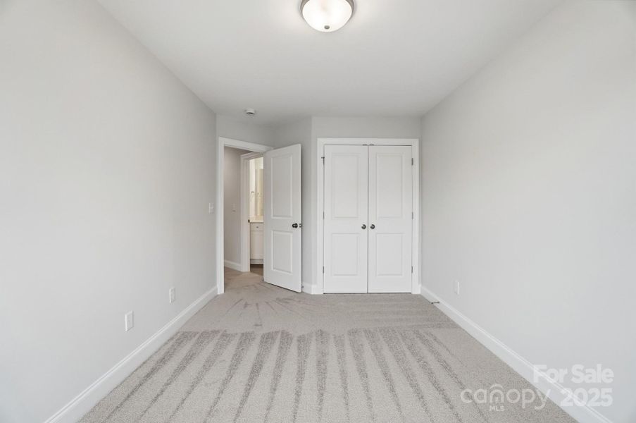 Spacious, unfurnished interior of a new home in Harrisburg Village, Harrisburg (Image 32).