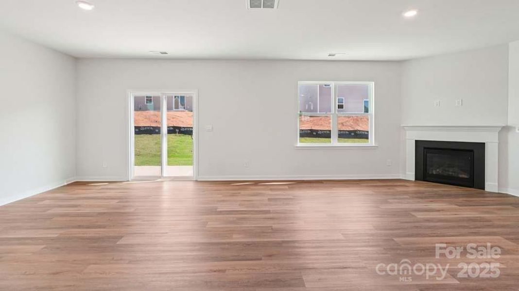 Spacious, unfurnished interior of a new home in Cardinal Creek, Charlotte (Image 19).