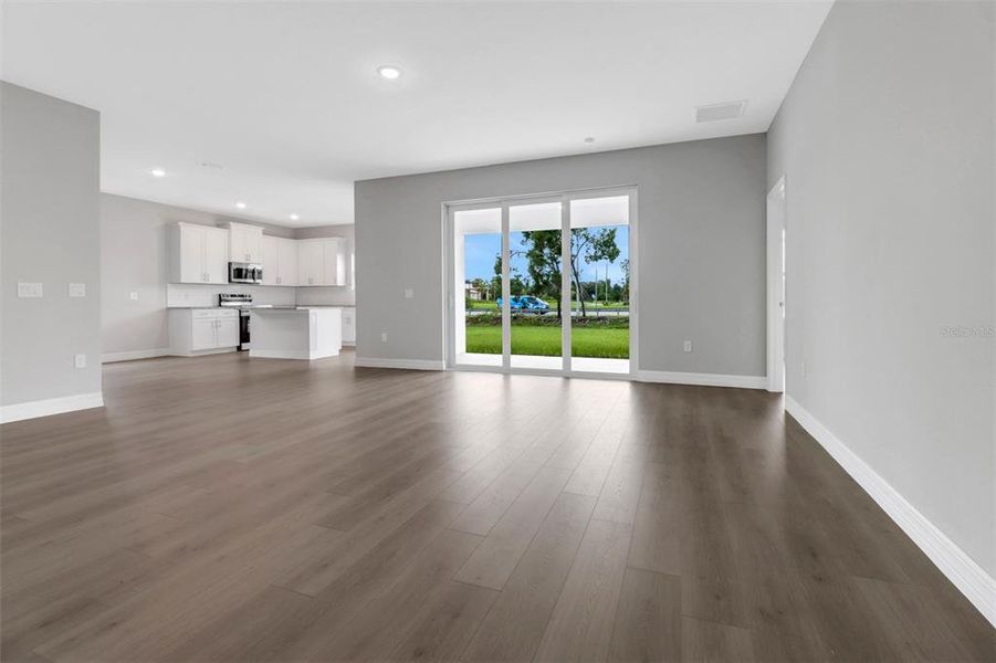 Spacious, unfurnished interior of a new home in , Port Charlotte (Image 15).