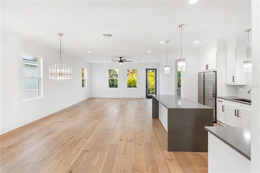 Spacious, unfurnished interior of a new home in , Sarasota (Image 58).