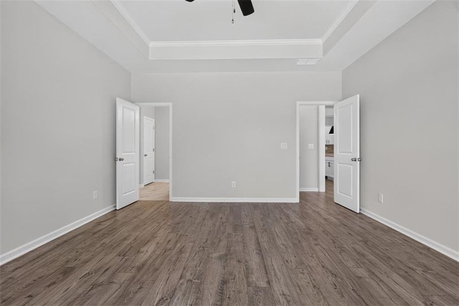 Spacious, unfurnished interior of a new home in , Athens (Image 25).
