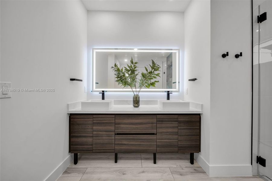 Furnished interior view inside a new home in , Cape Coral (Image 13).