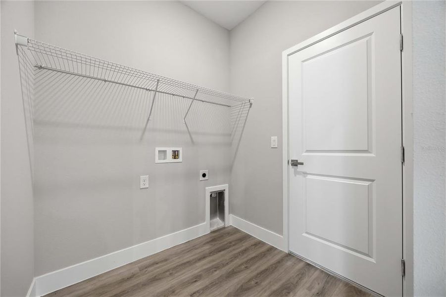 Spacious, unfurnished interior of a new home in , Winter Haven (Image 36).