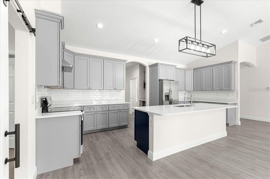 Furnished interior view inside a new home in , Dunnellon (Image 11).