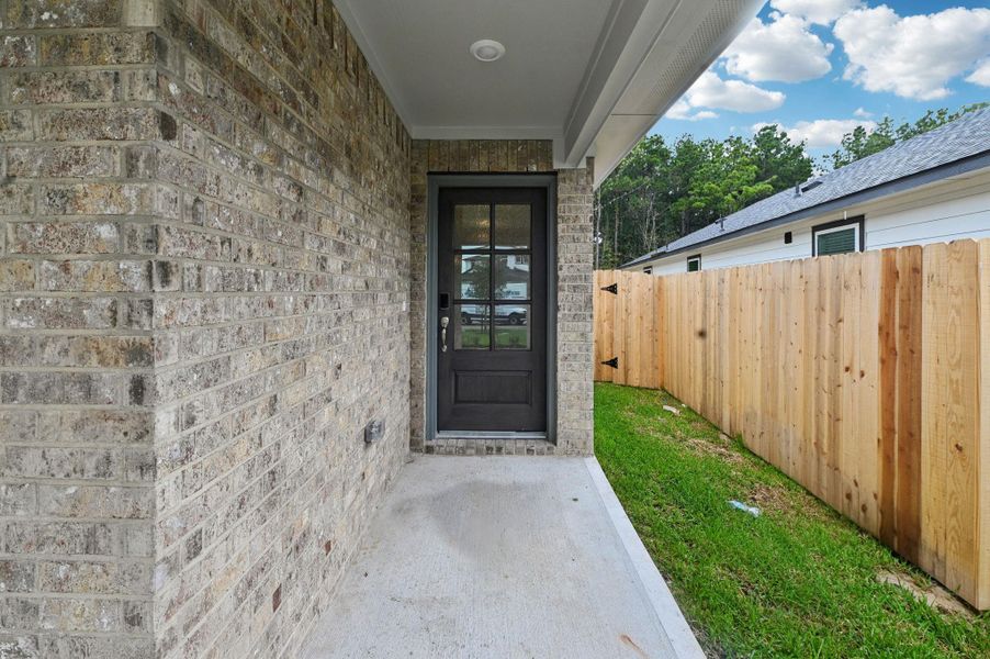 Spacious, unfurnished interior of a new home in Landing Meadows - Traditional Series, New Caney (Image 21).