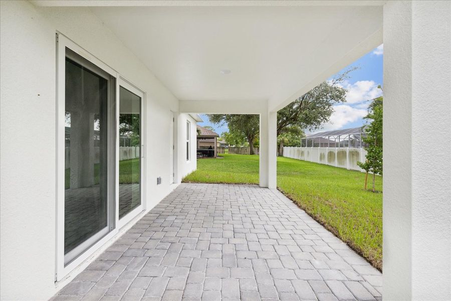 Representative unfurnished interior of a home built from the The Sunshine Retreat by Sunlife Homes LLC in Cape Coral, Cape Coral (Image 21).