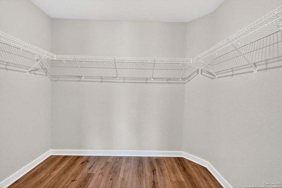 Spacious, unfurnished interior of a new home in Winding Brook, San Antonio (Image 32).
