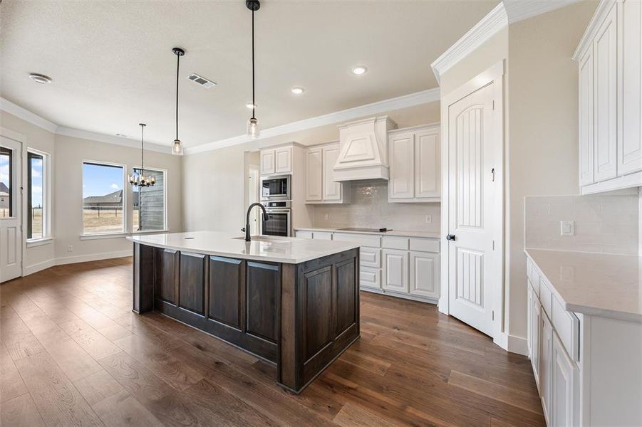 Furnished interior view inside a new home in Eagle Ridge Estates, Weatherford (Image 9).