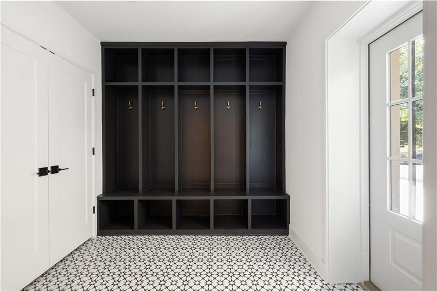 Spacious, unfurnished interior of a new home in , Atlanta (Image 39).