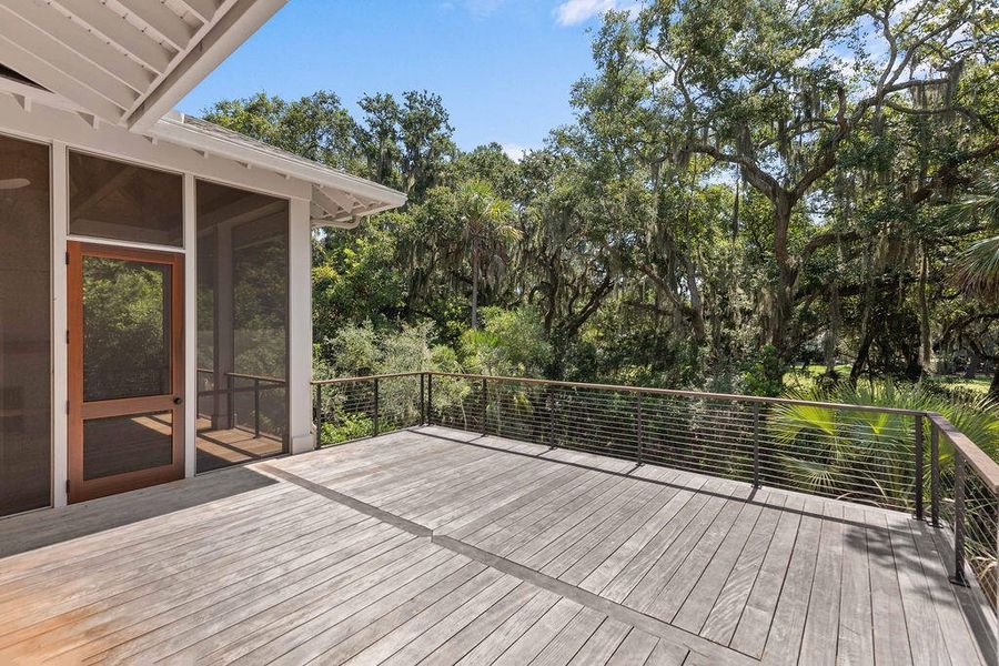 Exterior details and patio area of a home in , Seabrook Island (Image 34).