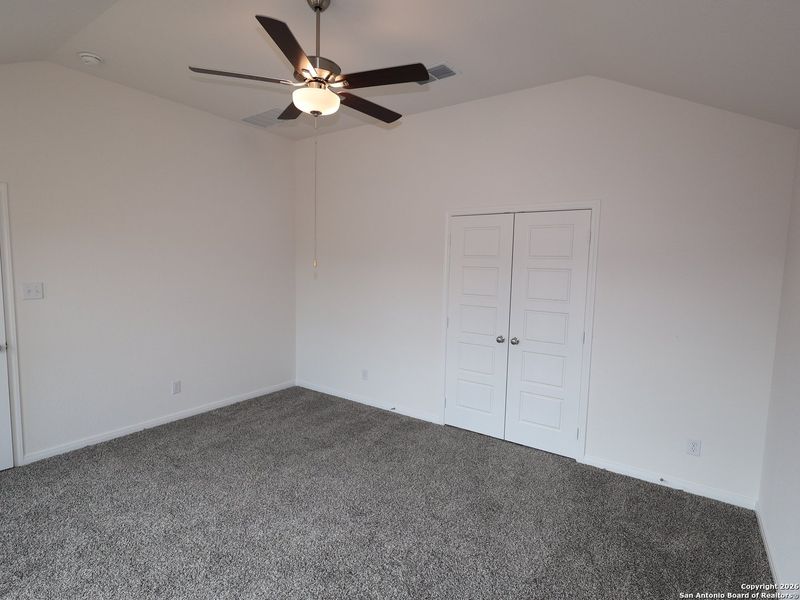 Spacious, unfurnished interior of a new home in Agave, San Antonio (Image 24).